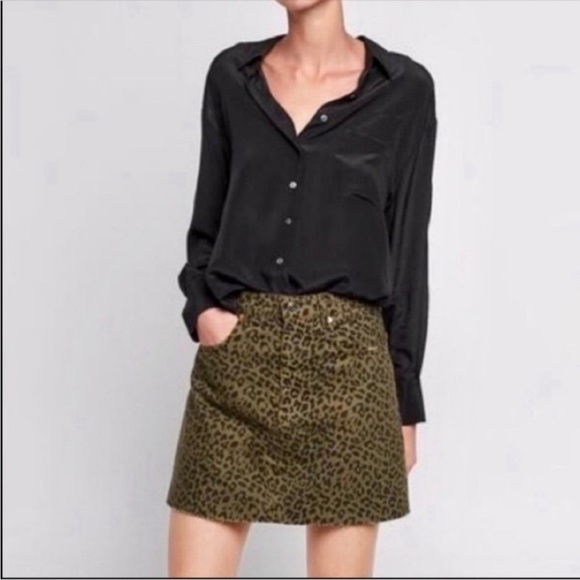 NWT Zara Leopard Print Mini Skirt Green M - Picture 2 of 15